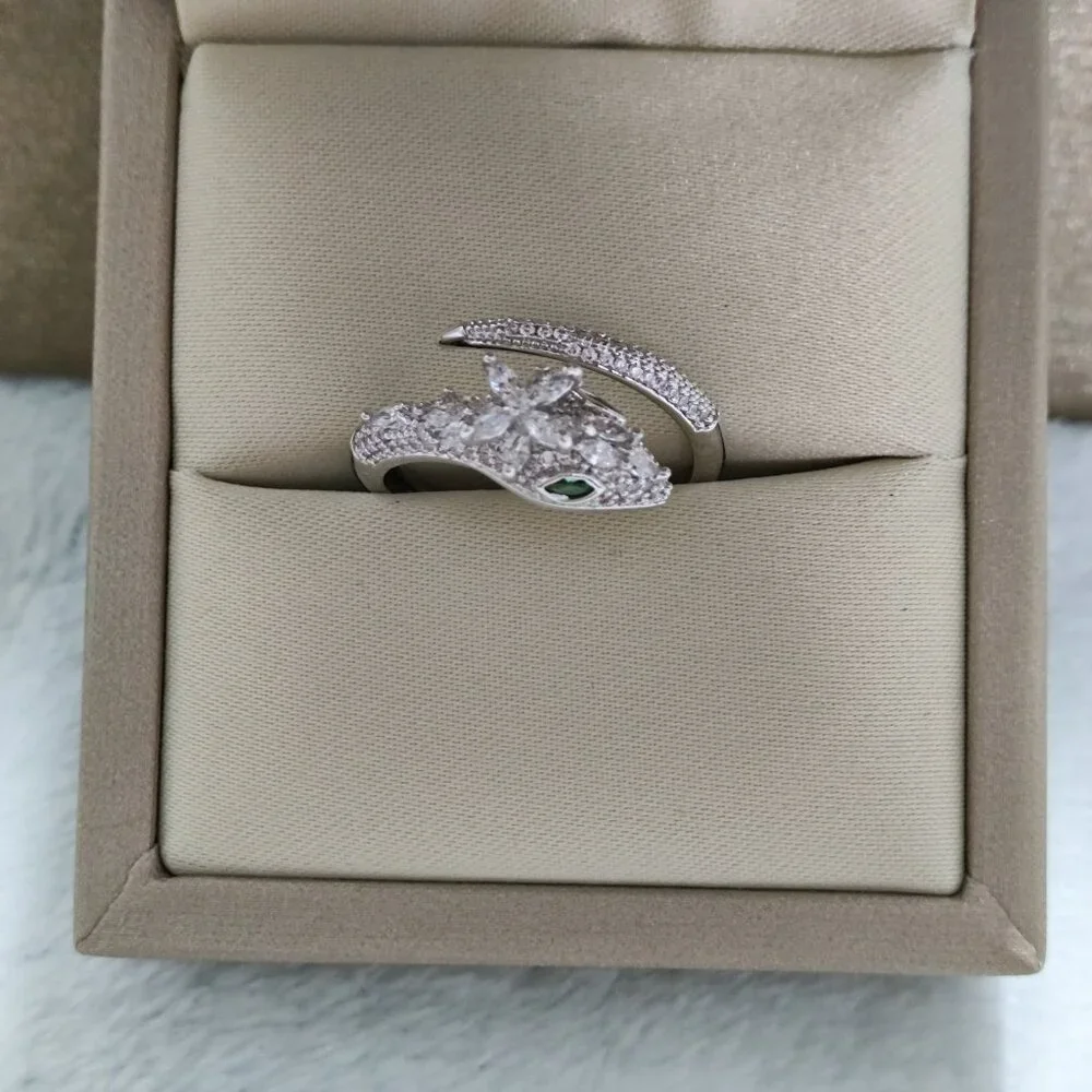 Bvlgari Serpenti Series Emerald Eye Diamond Snake Ring - Picture 6 of 11